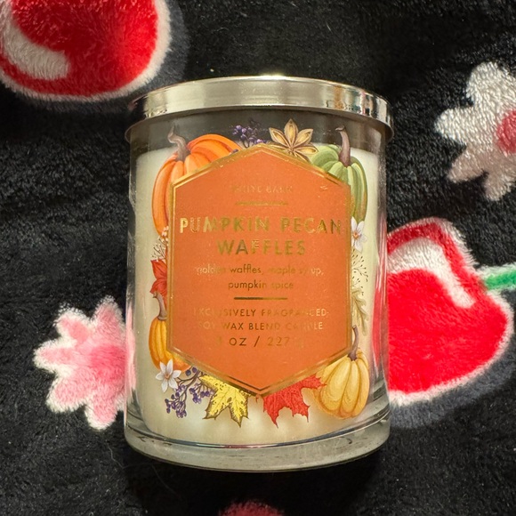 Pumpkin Pecan Waffles Scented Candle, 8oz Single Wick - Picture 3 of 5